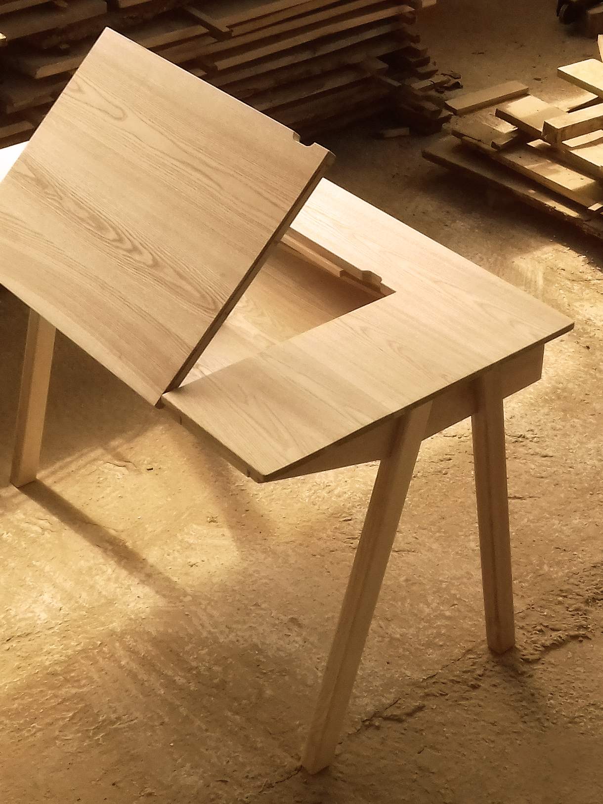 birou din lemn de frasin, imagine de ansamblu