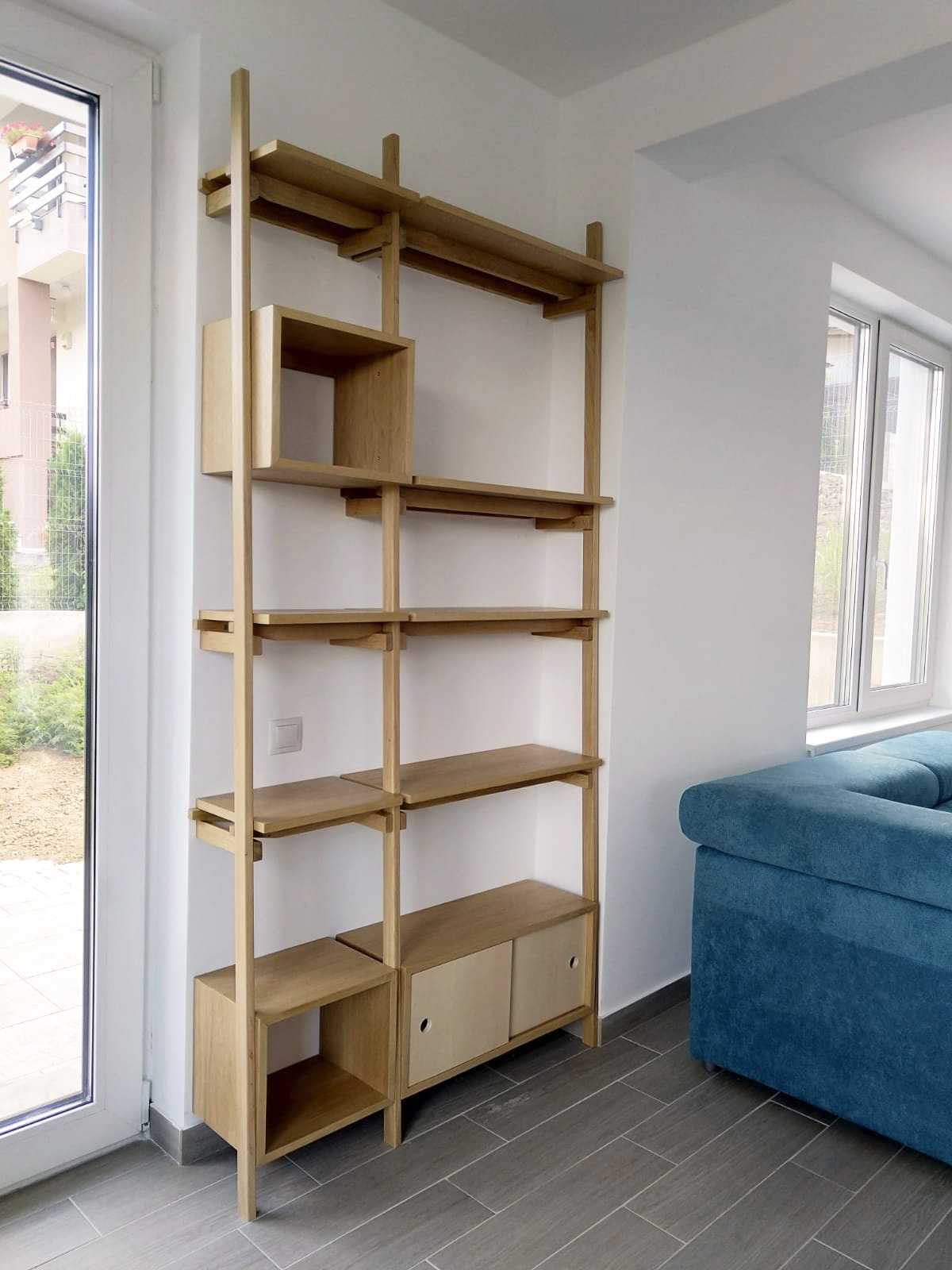 Corp de bibliotecă de perete cu cadru din lemn de stejar